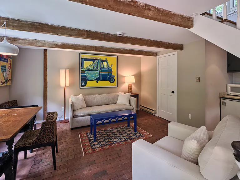 1st Floor - Cottage - Queen Sleeper Sofa