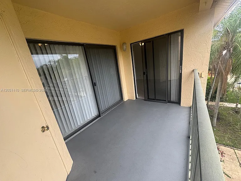 E Sunrise Lakes Dr — Photo 3