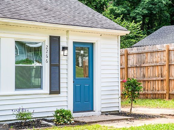 5th image of 2266 Old Spring Rd SE