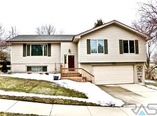 3209 E Oak St, Sioux Falls, SD 57103