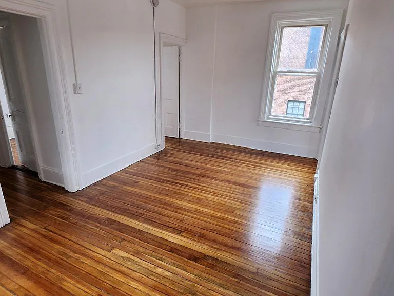457 Main St #4 — Photo 9
