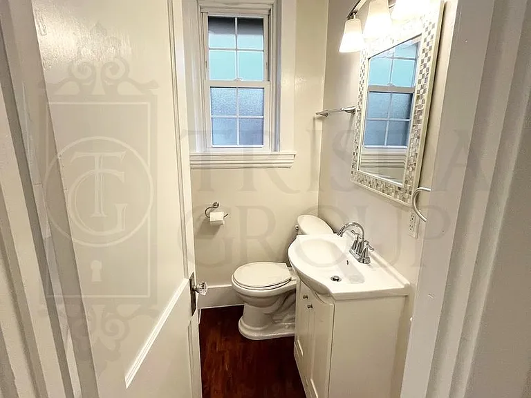 468 Belonda St — Photo 19