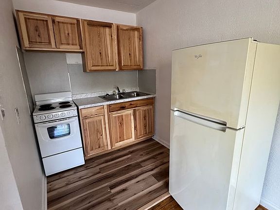 2nd image of 620 W Fairhaven St #6
