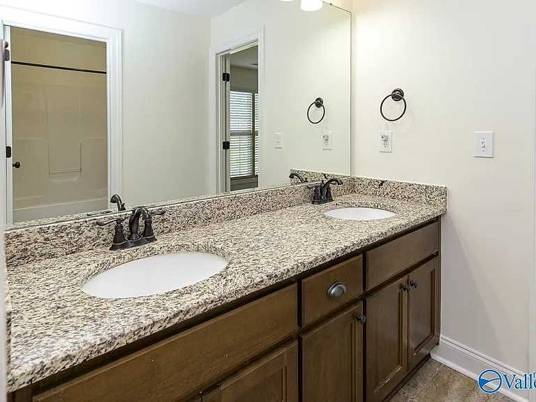 161 Huntsmen Ln — Photo 24