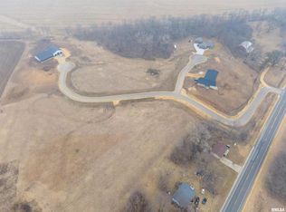 4026 Edens Ct, Camanche, IA 52730