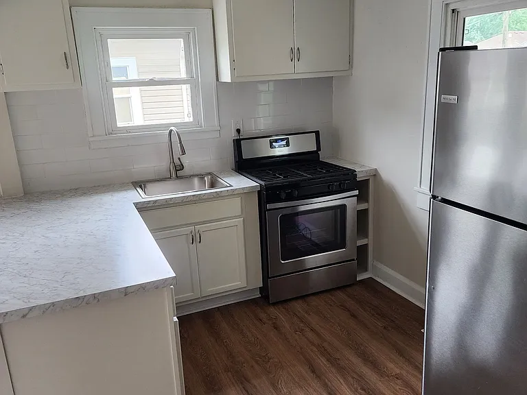 850 Woodrow Ave #MAIN — Photo 3