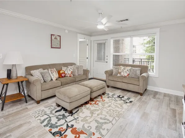 1725 Harvey Mitchell Pkwy S APT 2224, College Station, TX 77840