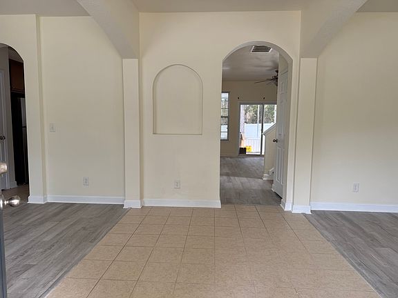 2nd image of 834 Indianola Ct