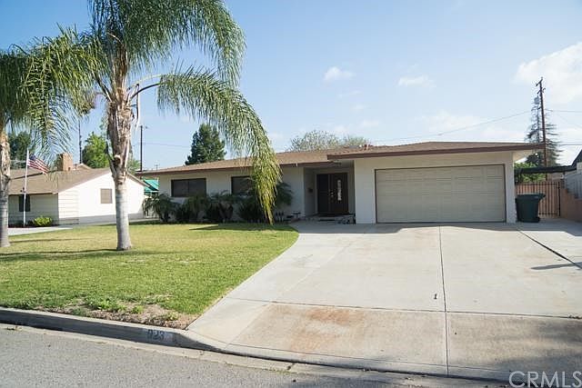 1st image of 923 W Barbara Ave