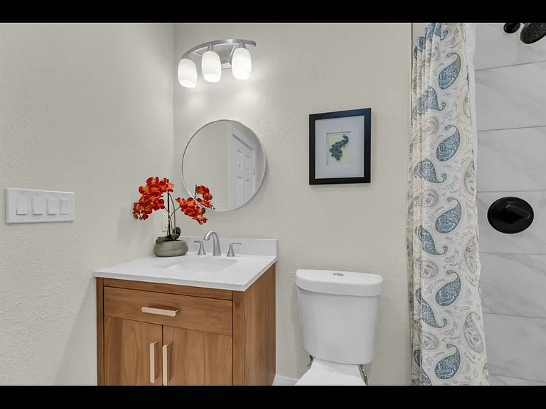 102 B St #A — Photo 6