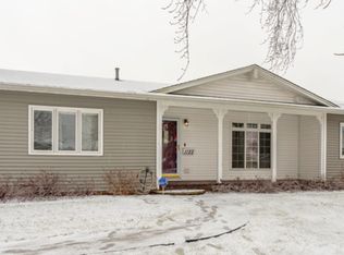 1122 Cernan Ct, Elk Grove Village, IL 60007