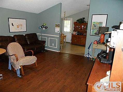 5th image of 521 Berryhill Dr