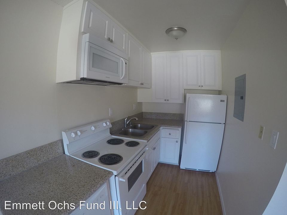 2nd image of 1733 Purdue Ave APT 205