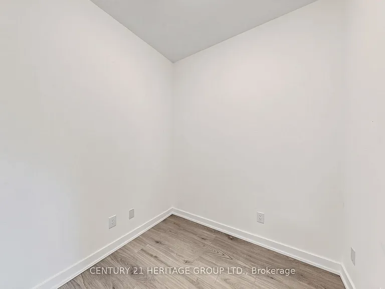 8888 Yonge St #718 — Photo 24