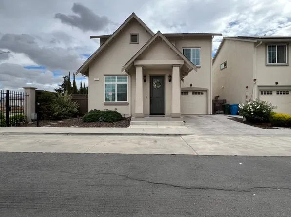 219 Springtime Cir, Hollister, CA 95023