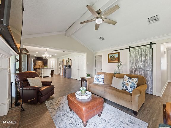 4th image of 106 Vivian Dr