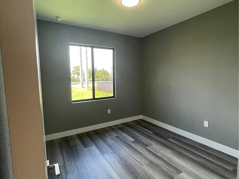 610 Floyd Ave S — Photo 20