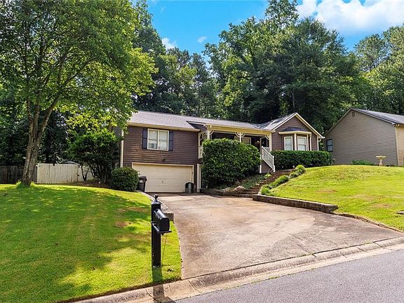 4th image of 1043 Justice Ln NW