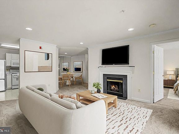 4th image of 8807 Stone Ridge Cir APT 101