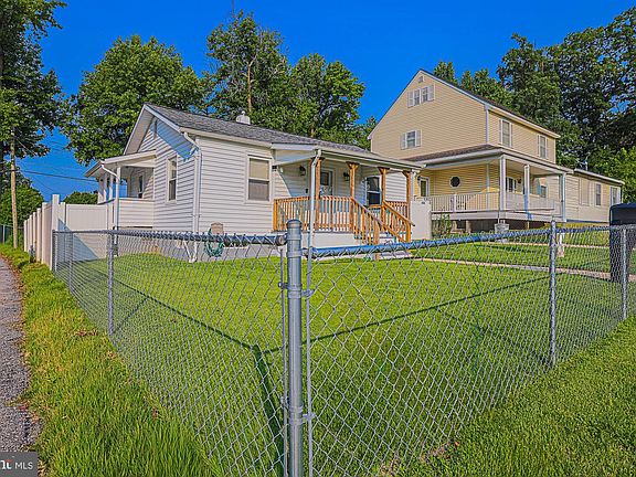 2nd image of 122 Alcock Rd