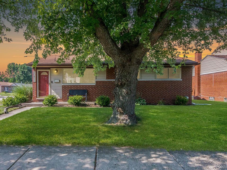 1st image of 30852 Mackenzie Dr