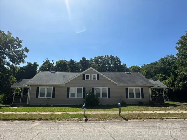 140 8th St, Winnsboro, SC 29180