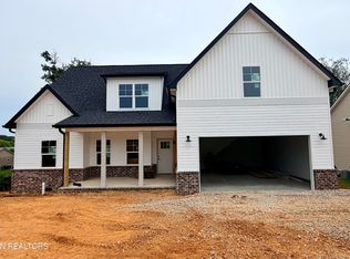222 English Oak Ln, Lenoir City, TN 37771