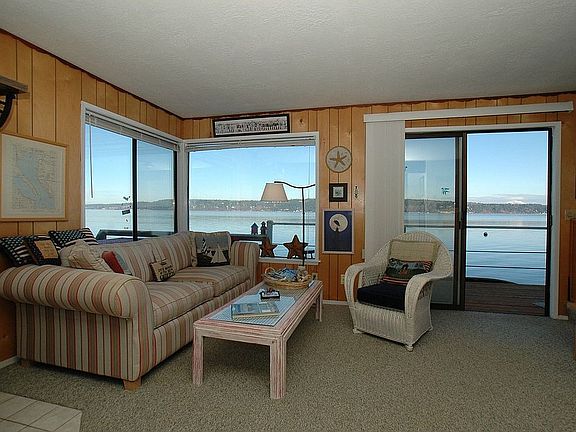 3rd image of 3355 Shoreline Dr