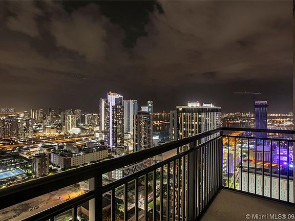 5th image of 400 NW 1st Ave #4701