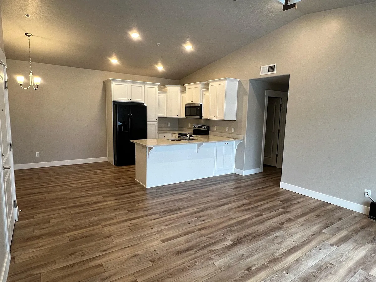 Building Photo - 1128 S 820 E #1303