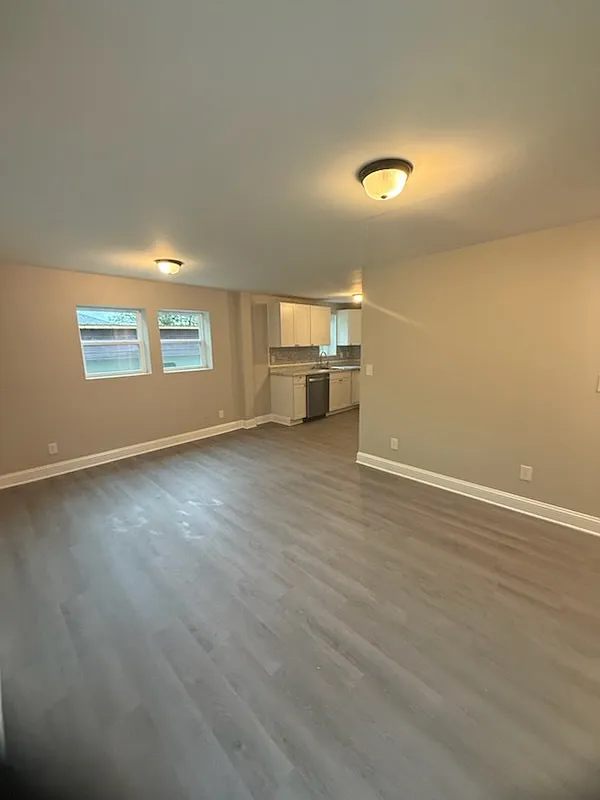 Building Photo - 1300-1330 Windsor Ave #1314B