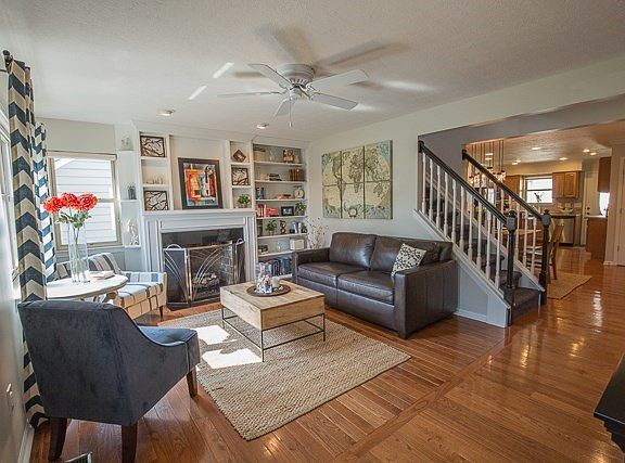 2nd image of 2523 Wellesley Dr