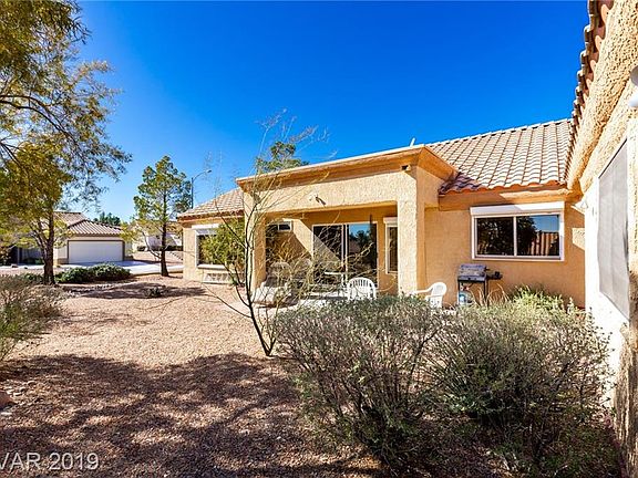 2nd image of 2520 Lotus Hill Dr