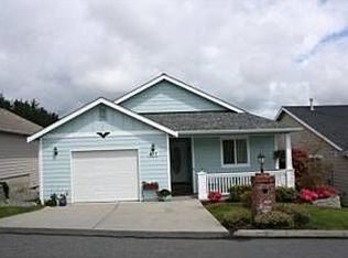 677 NW 12th Loop, Oak Harbor, WA 98277