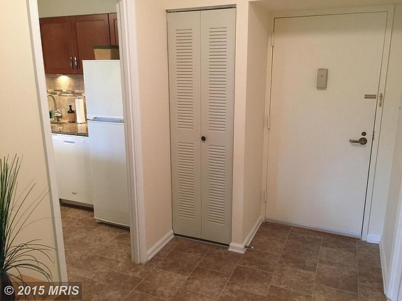 3rd image of 3800 Powell Ln APT 603
