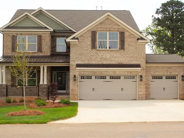 8104 Simon Dr, Stokesdale, NC 27357