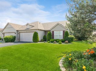 830 Flagstone Dr, Dyer, IN 46311