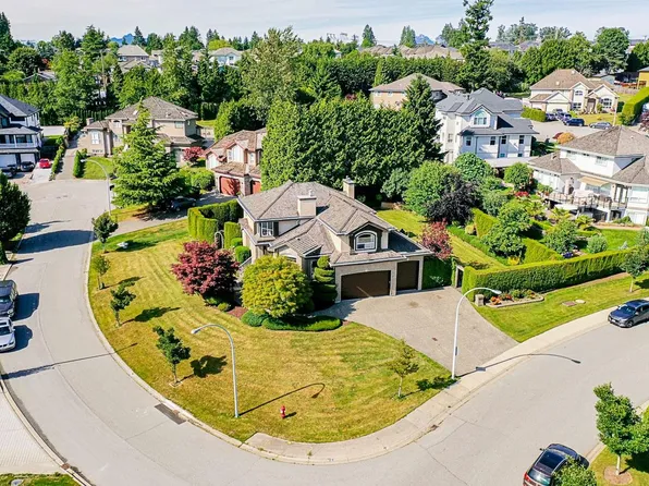 18467 55th Ave, Surrey, BC V3S 8S1