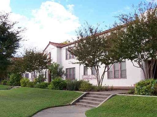 2nd image of 221 W Magnolia Ave APT L