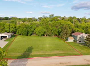 1518 Island Park Dr, Jamestown, ND 58401