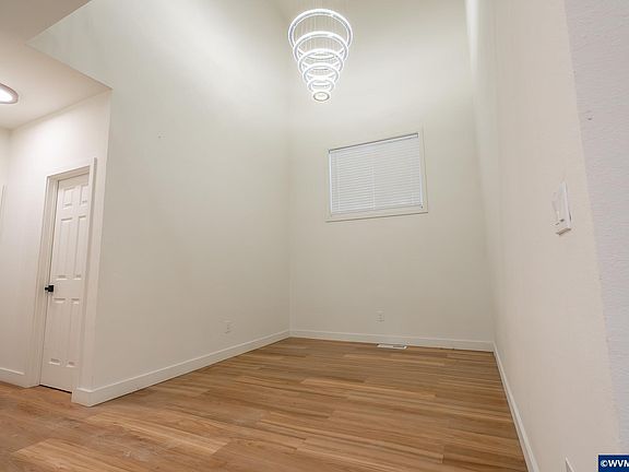 5th image of 13550 SE Clatsop St