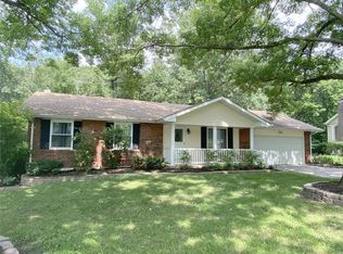 13 Oxford Dr, Washington, MO 63090