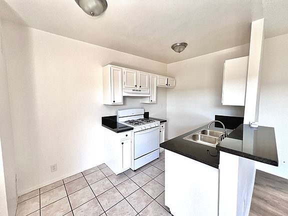 5th image of 11959 Runnymede St #10
