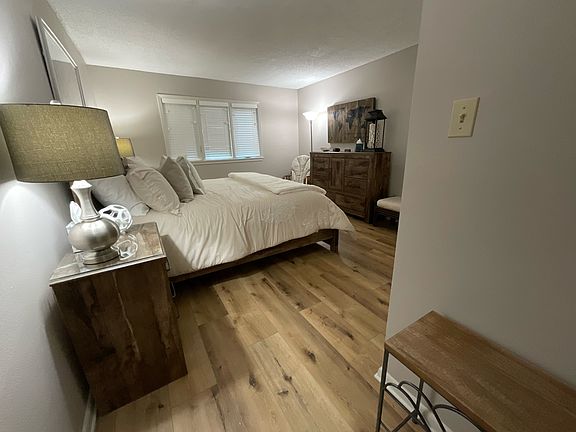 2nd image of 142 Lake Hamilton Dr APT 304