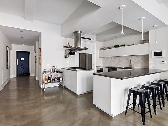 4th image of 25 Ann St APT 9