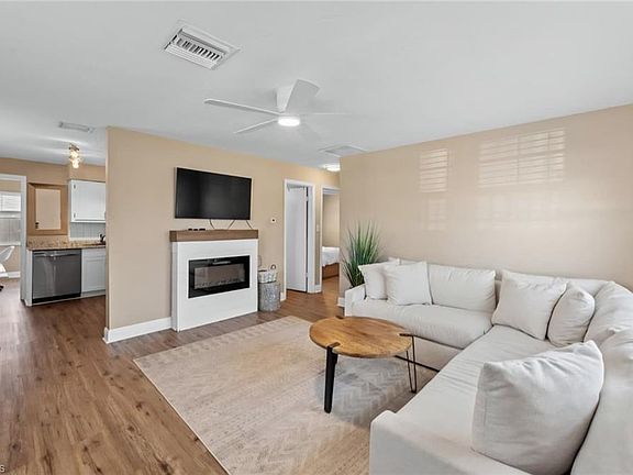 4th image of 4203 Rose Ave