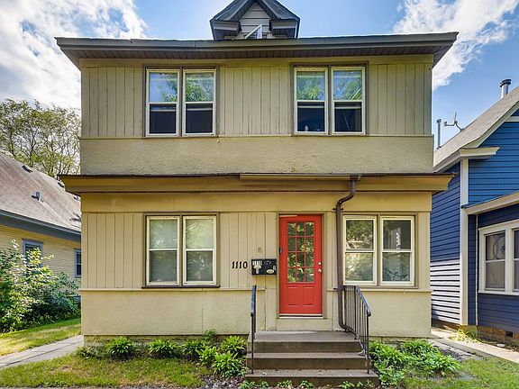 3rd image of 1110 6th St NE #2