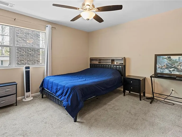 547 Picketts Bend Cir — Photo 17