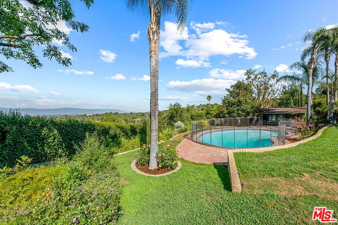6 bed, 6.0 bath, 6867 sqft, $15,000 — Photo 3