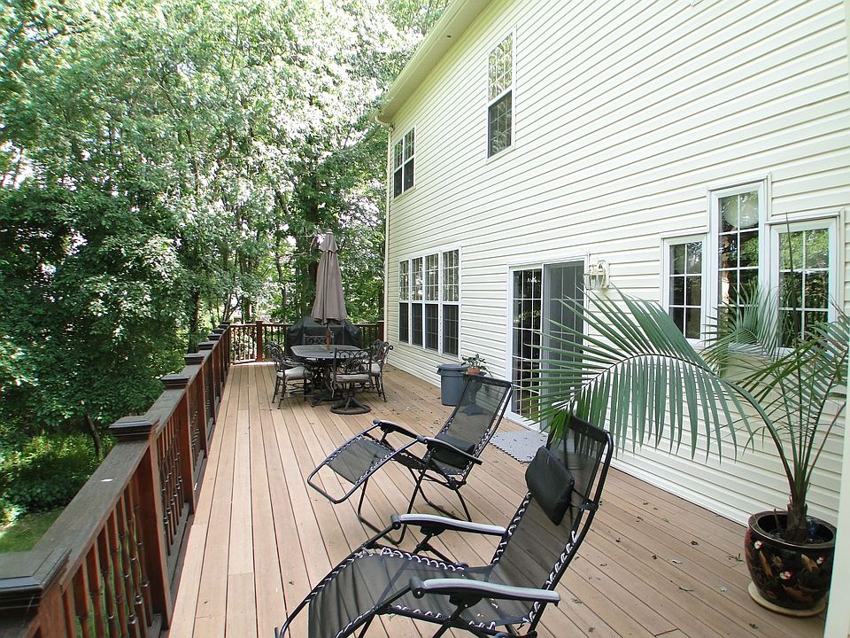 2nd image of 450 Roelofs Rd